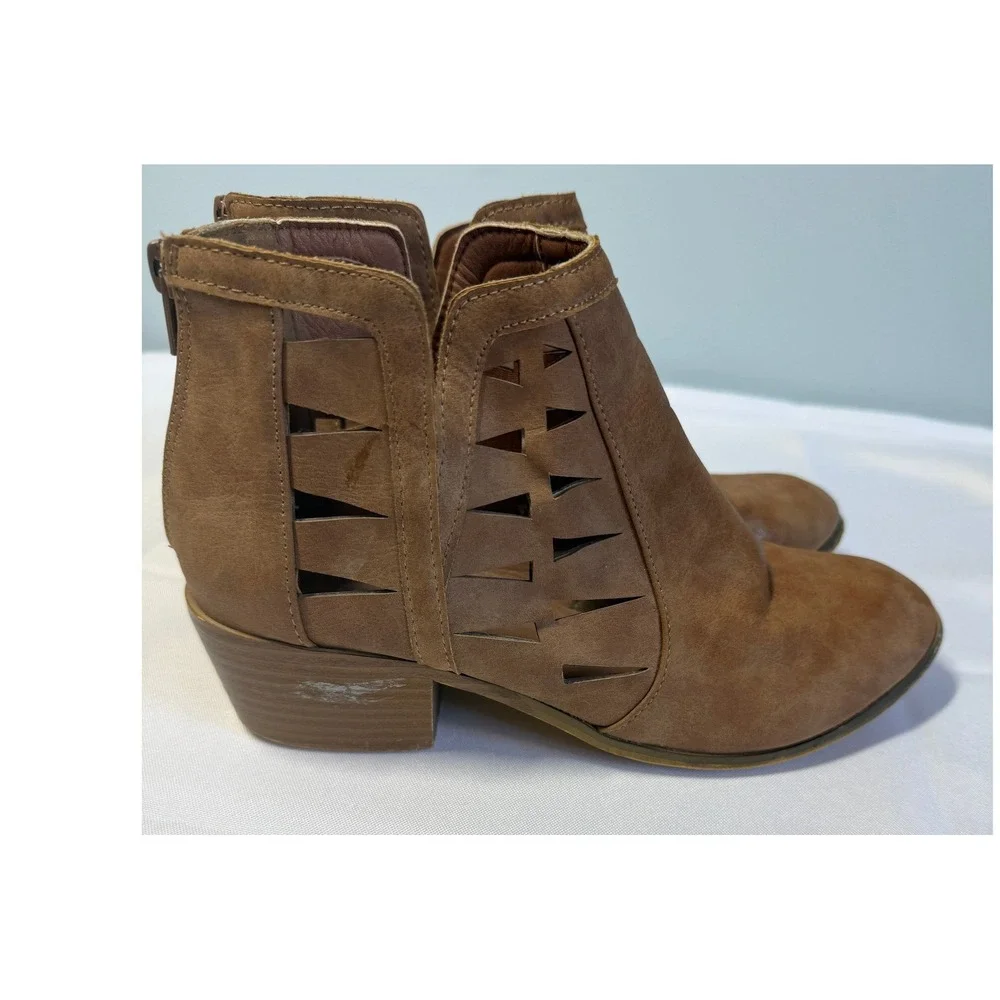 Tan Laser Cut Out Ankle Booties Western Stacked Heel Rear Zip Brown Womens 9 US